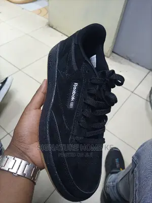 Reebok Sneakers