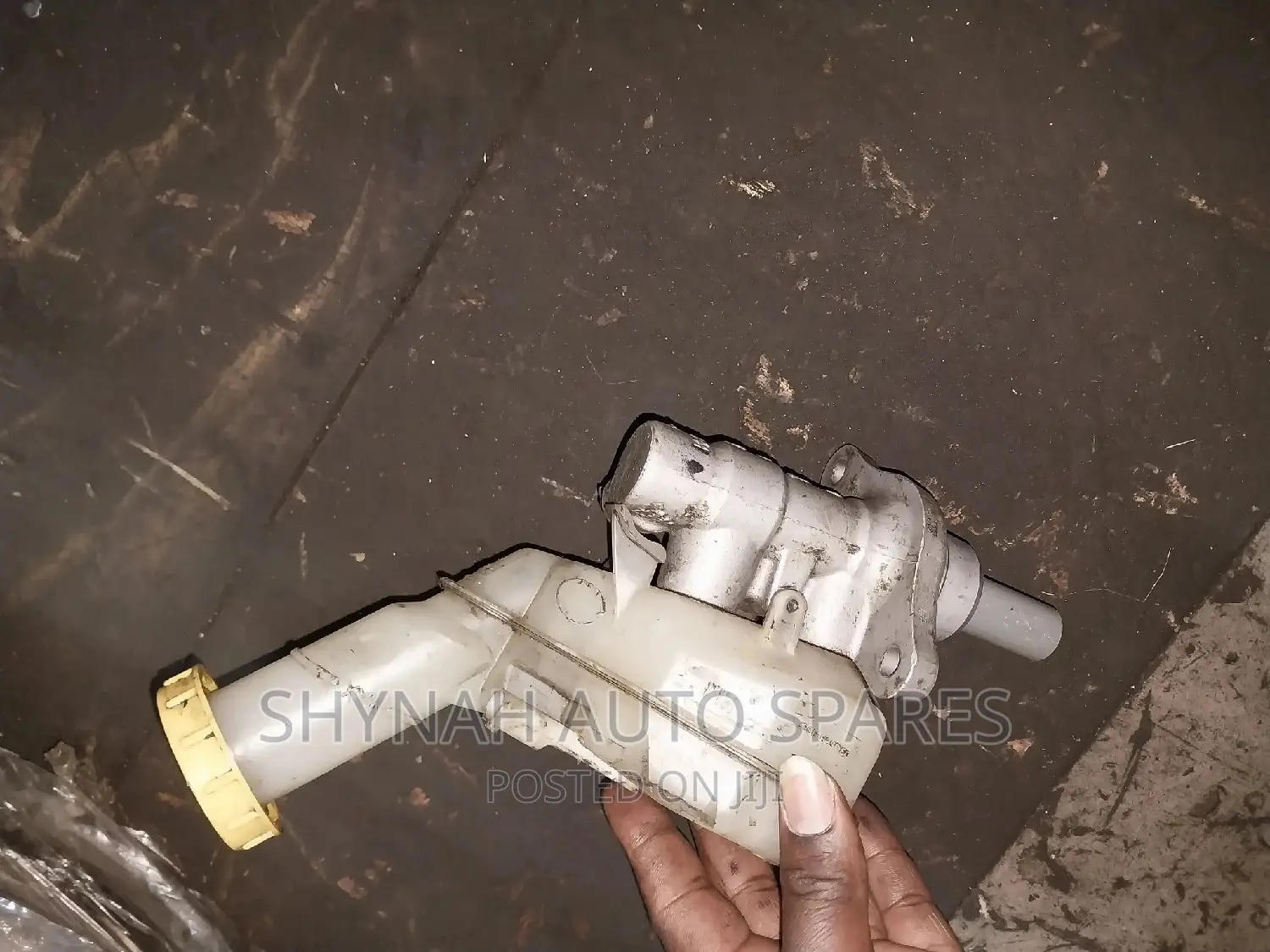 Brake Master Cylinder Mitsubishi RVR
