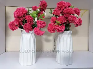 Plastic Vase and Flowers KSH 700