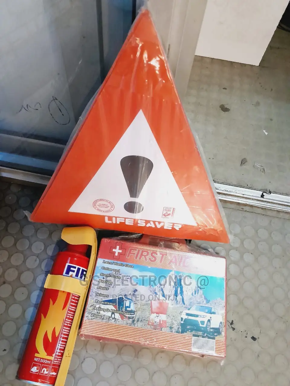 Life Saver Full Kit Extinguisher and Frist Aid Kit