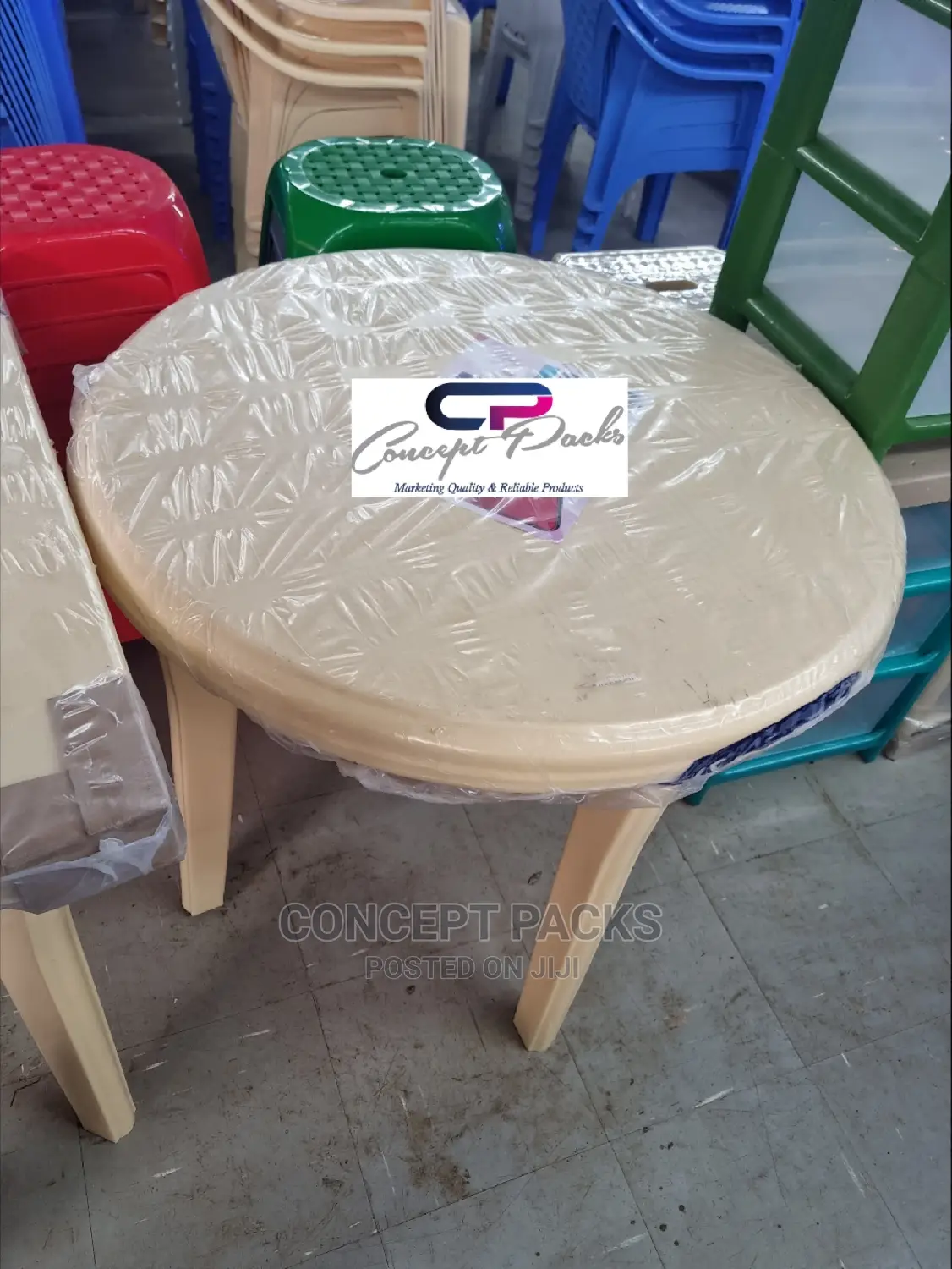 Cream 4 Seater Round Plastic Table