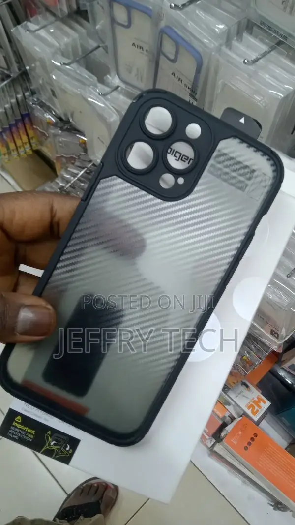 Spigen Ultra Hybrid iPhone 12 Pro Max Case - Crystal Dark Cl