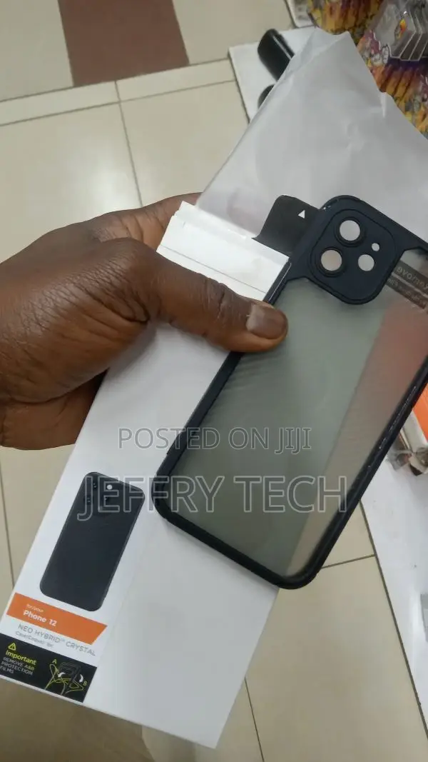 Spigen Ultra Hybrid Designed for iPhone 12 Case (2020) / Des
