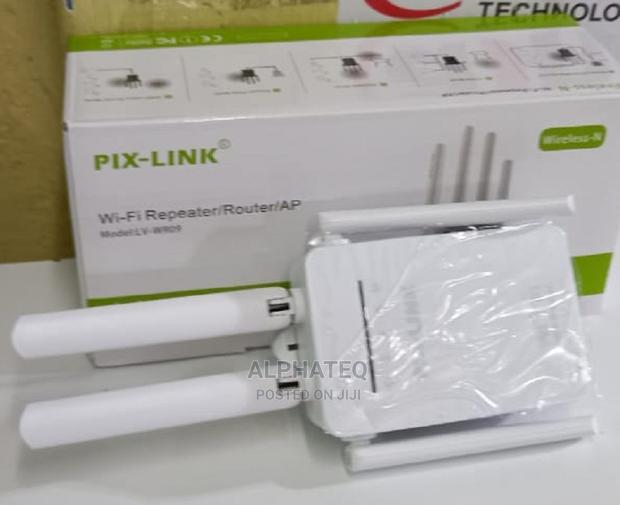 Pixlink-300mbp-Wireless WIFI. WIFI Repeater Booster - main view
