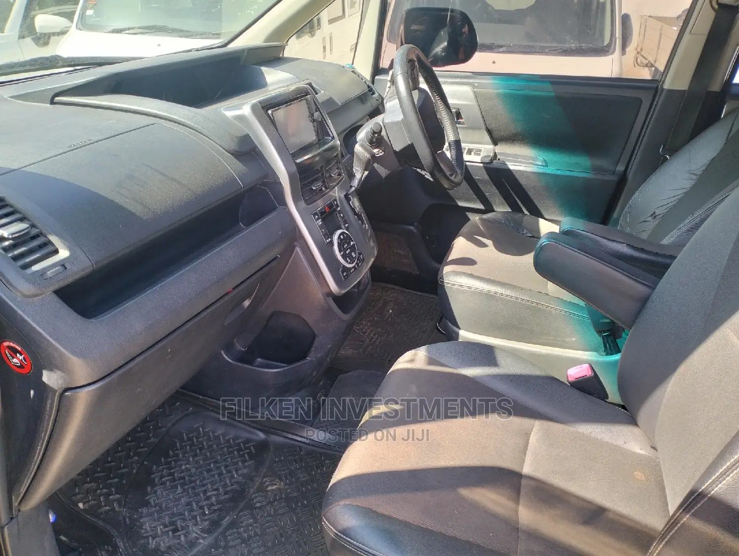 Toyota Voxy SV Premium 2014 Black