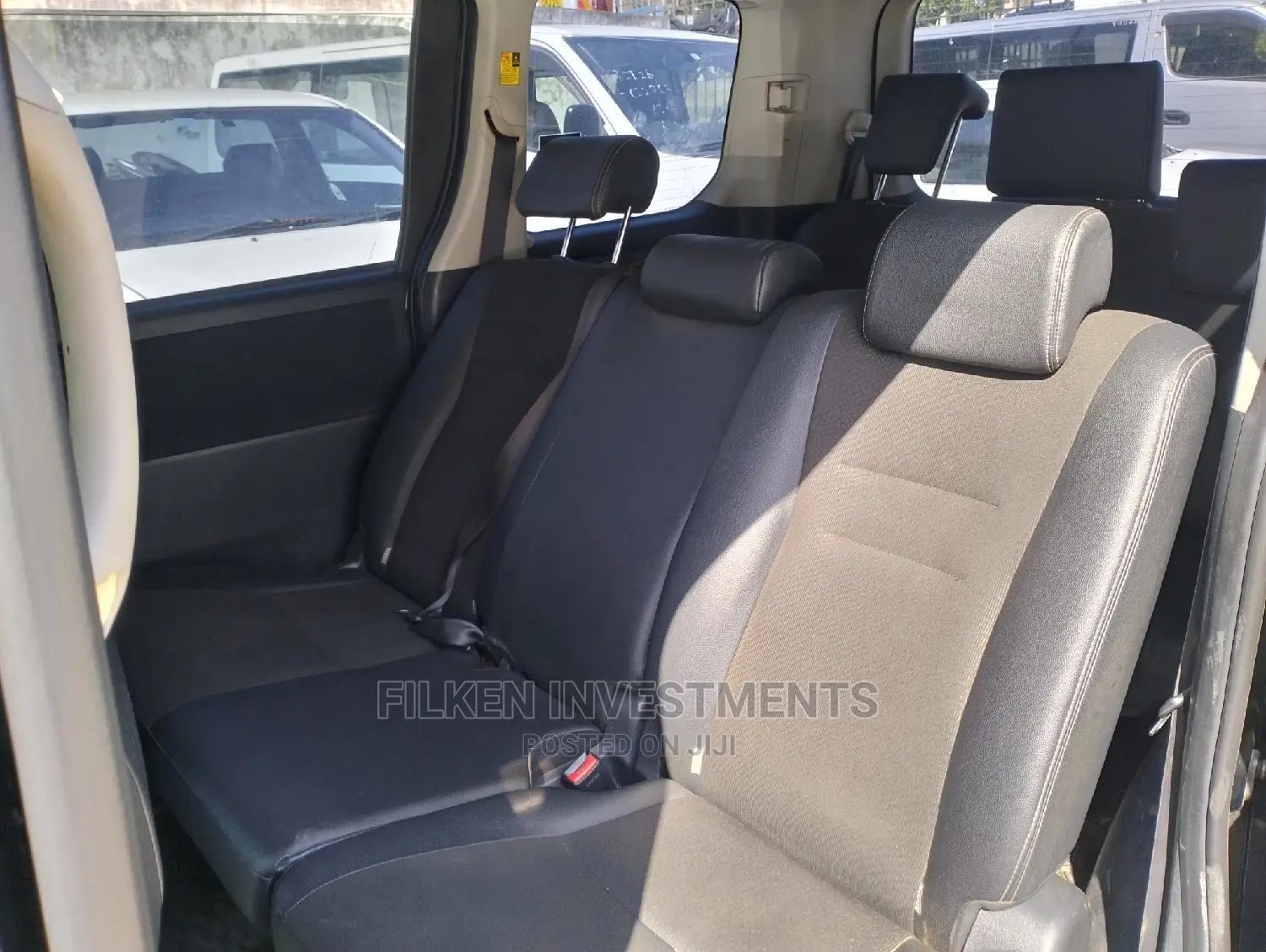 Toyota Voxy SV Premium 2014 Black