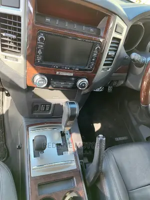 Mitsubishi Pajero V80 3.2 DI-D 2016 Silver