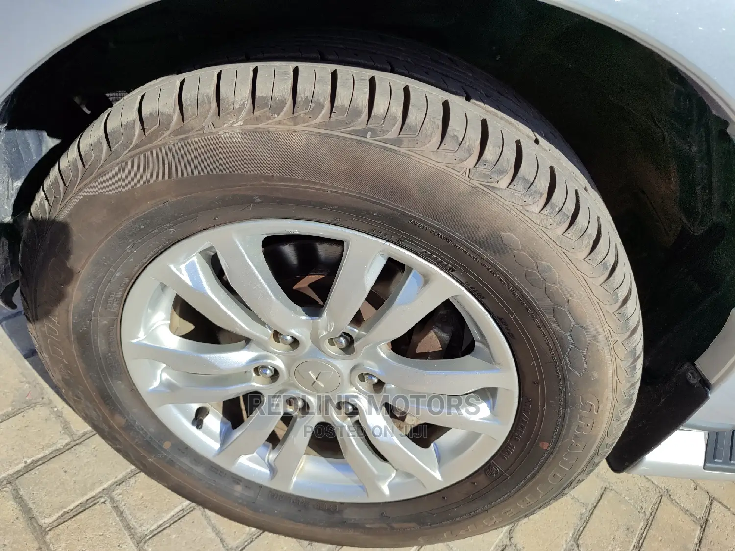 Mitsubishi Pajero V80 3.2 DI-D 2016 Silver