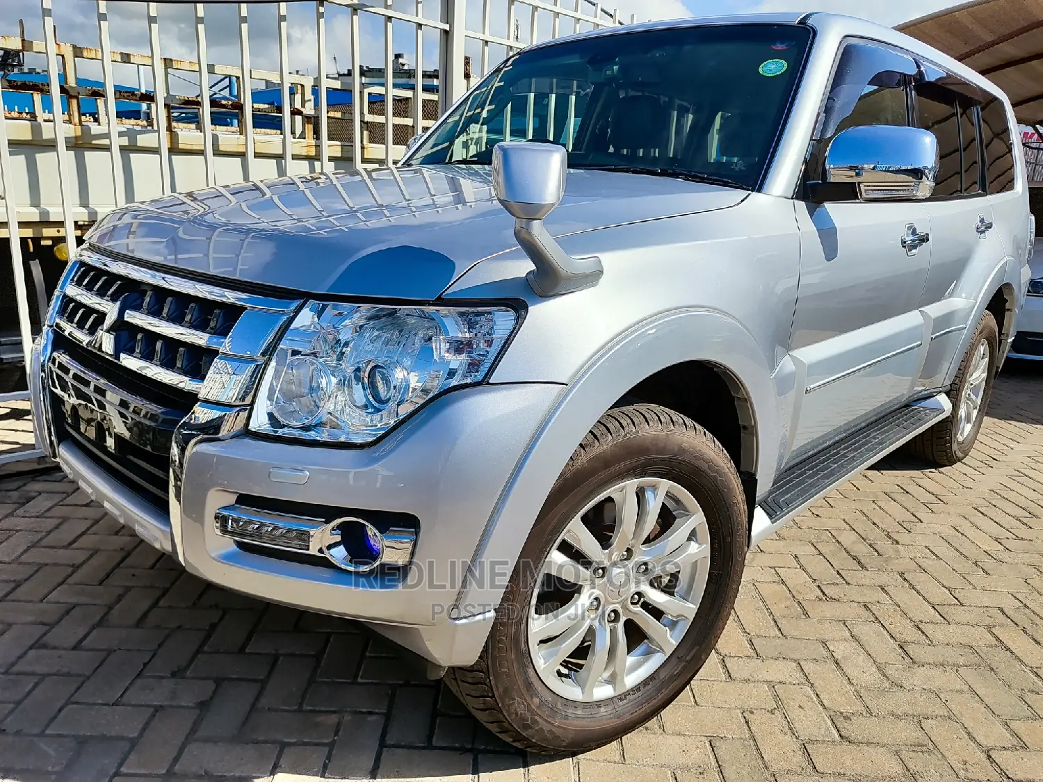 Mitsubishi Pajero V80 3.2 DI-D 2016 Silver
