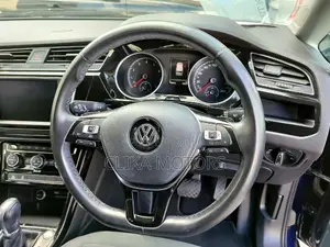 Volkswagen Touran 2016 Blue