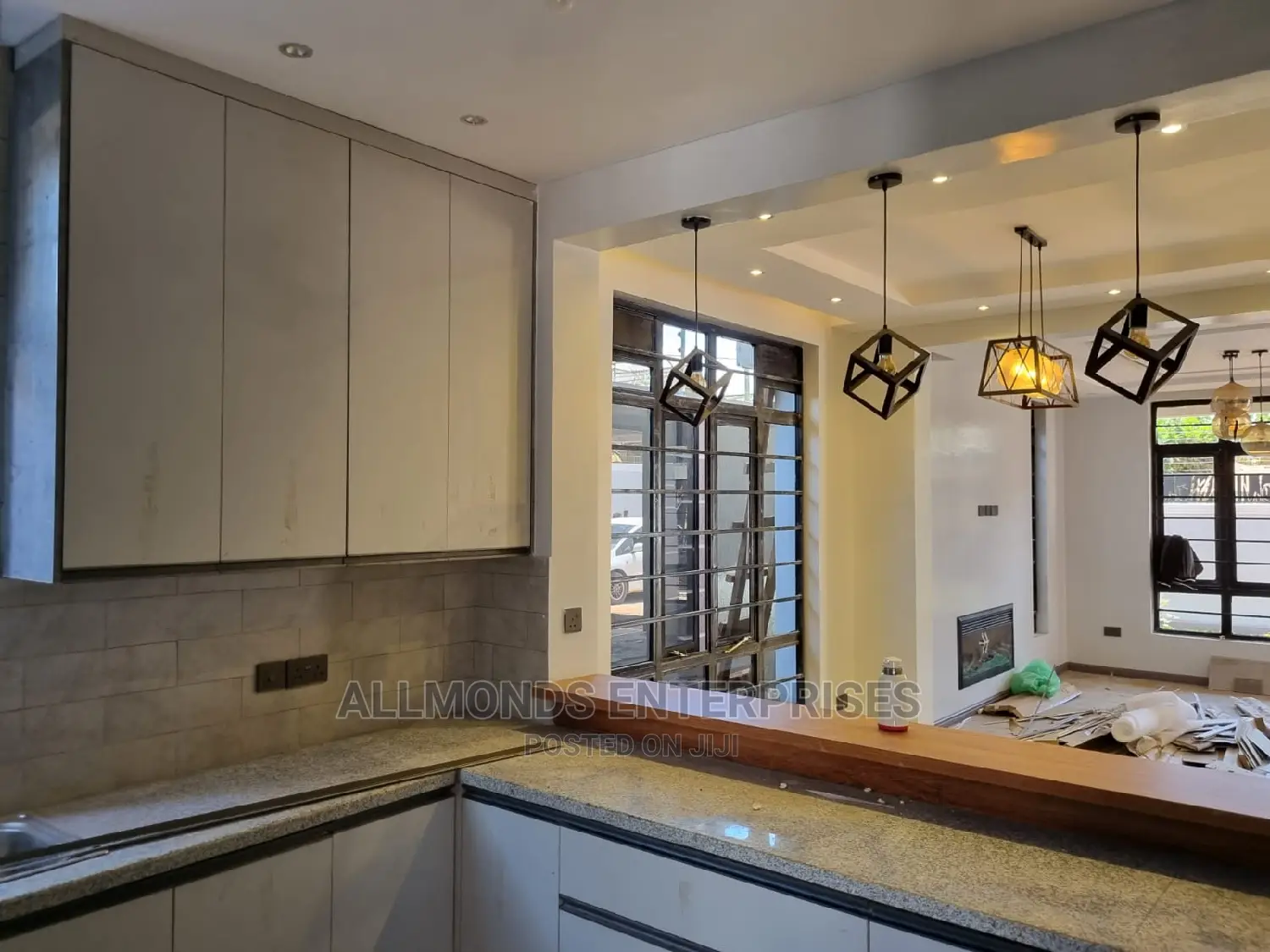 5bdrm Maisonette in Membley Estate for sale