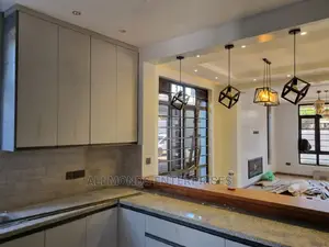 5bdrm Maisonette in Membley Estate for sale