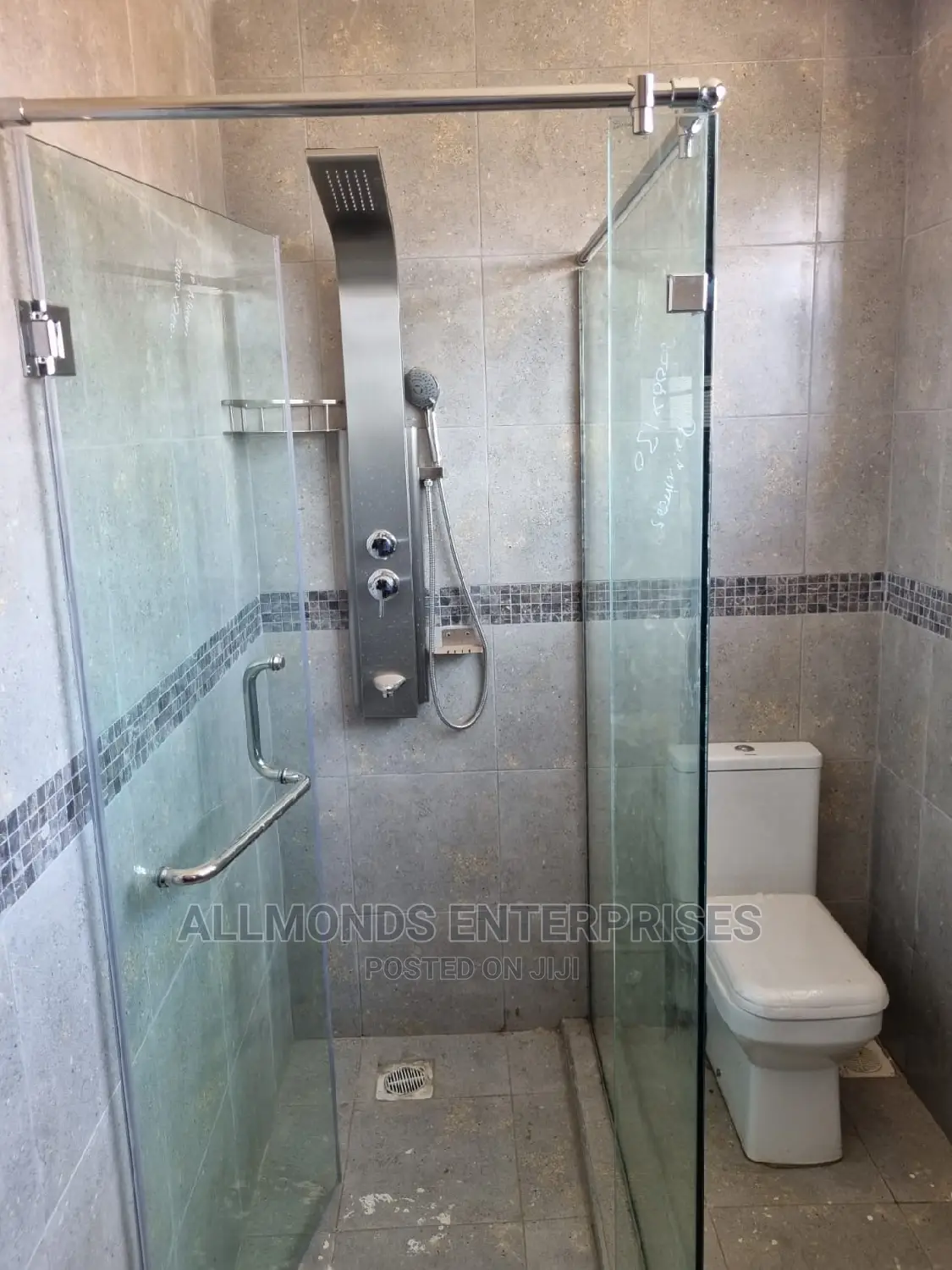 5bdrm Maisonette in Membley Estate for sale