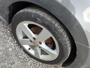 Volkswagen Polo 2016 Gray