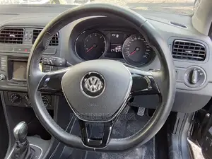 Volkswagen Polo 2016 Gray