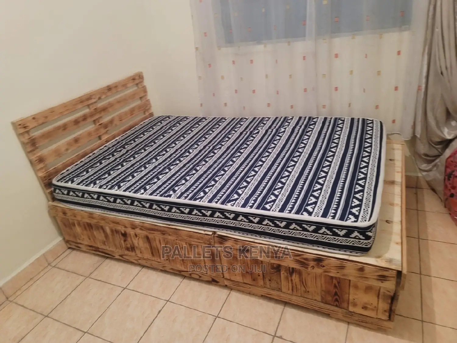 4*6 Pallet Bed- Detachable (€87)