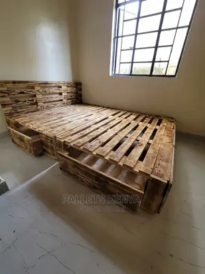 5*6 Pallet Bed- Detachable With Drawers.(HIB,)