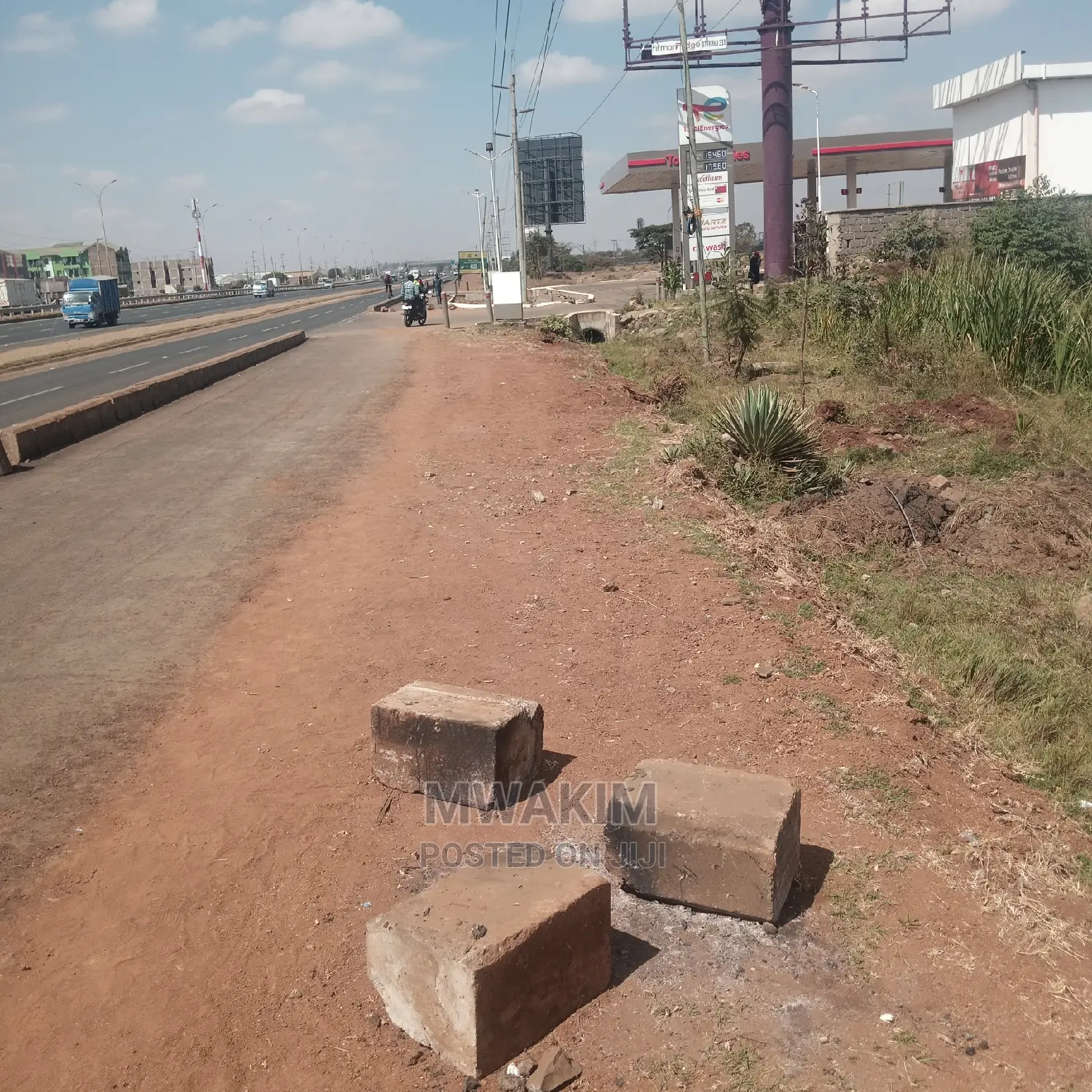 For SALE : 2 Acres of Land Touching Thika Road,In JOMOKO,