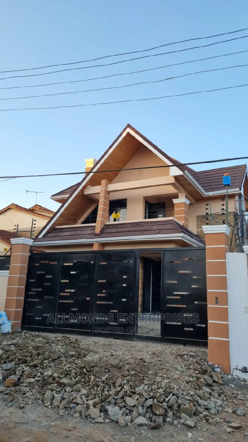 5bdrm Maisonette in Membley Estate for sale