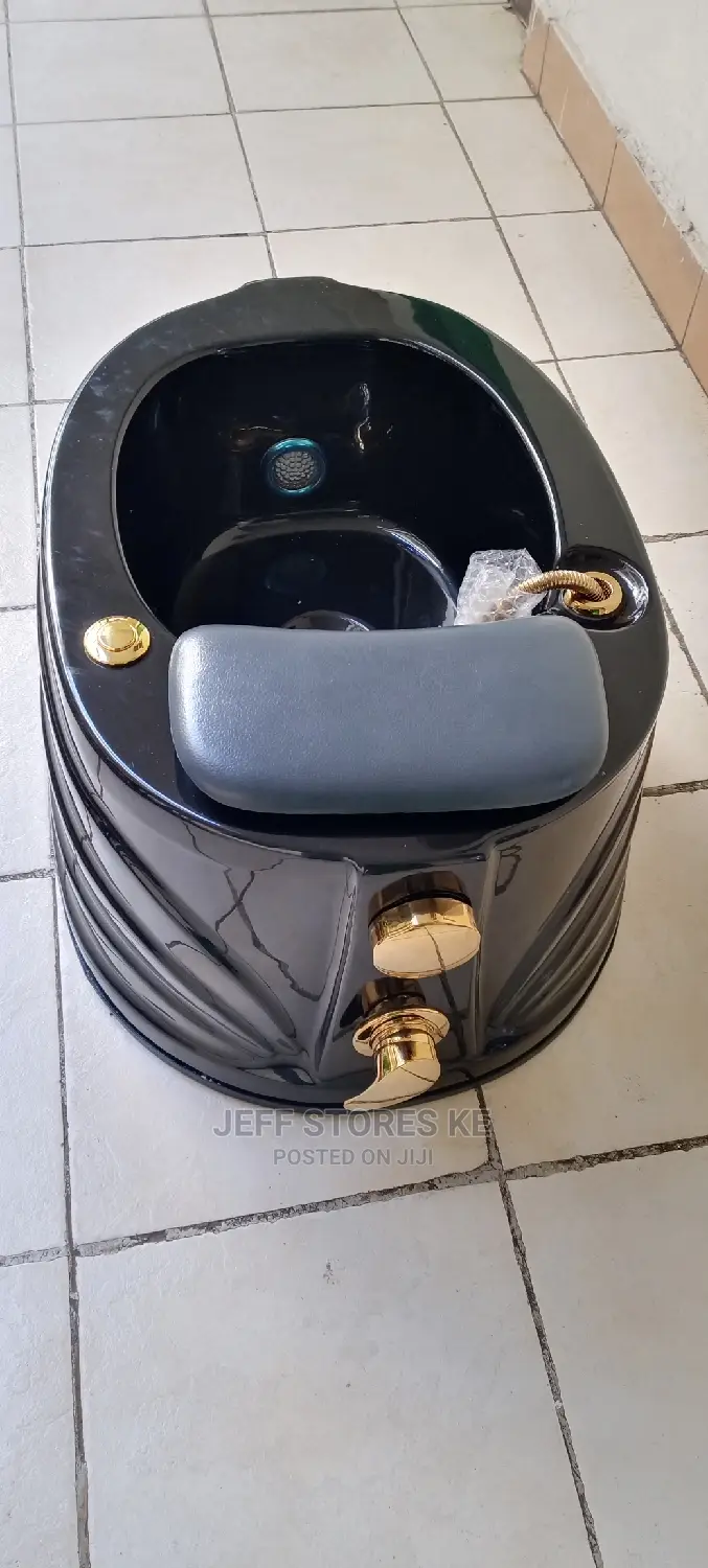 Oval Shape Golden Fibre Spa