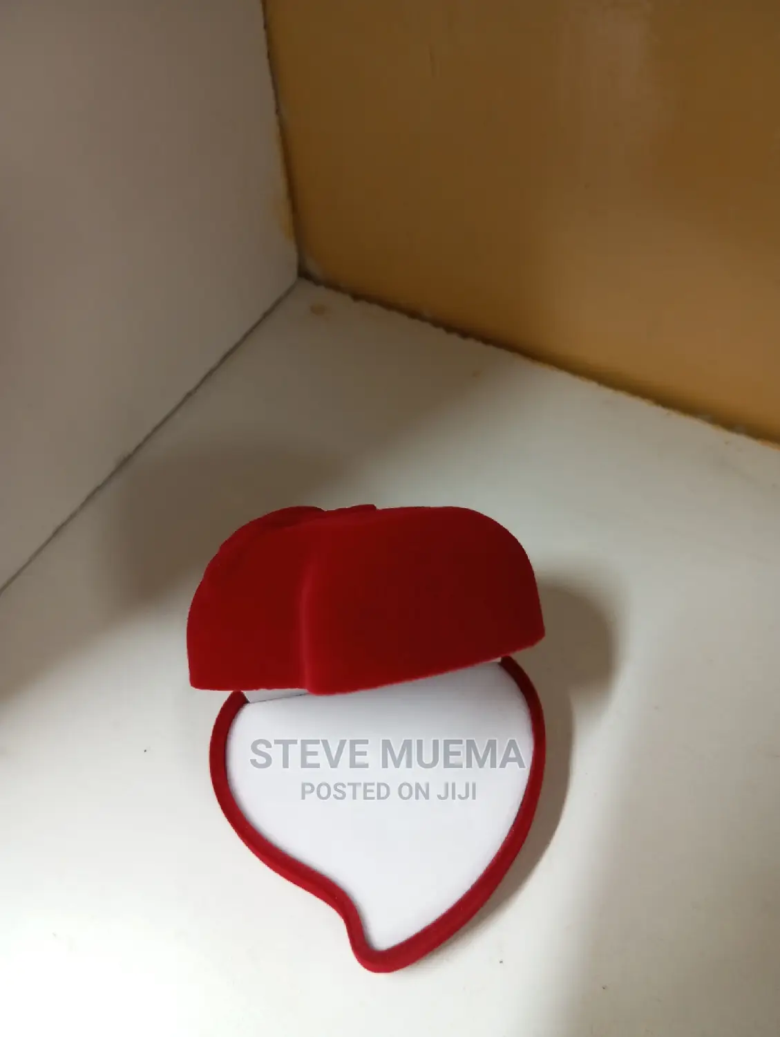 Luxury Velvet Ring Case.