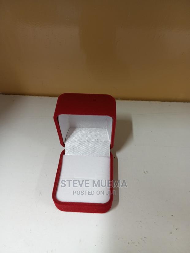 Luxury Velvet Ring Case. - thumbnail 7