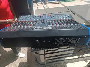 Soundcraft 16 Channels Powered Mixer PMY-USB