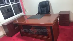 Executive Office Desk 1.6 MTRS