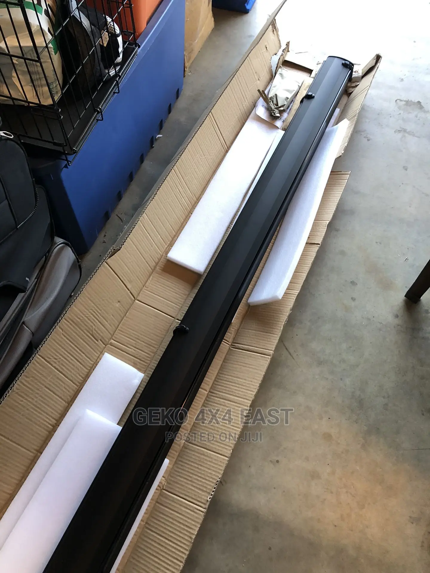 Awning, 180° With Built in Light Protective Aluminum Case