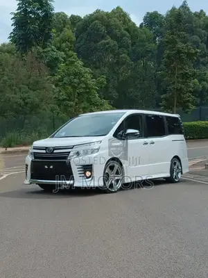 Toyota Voxy 2016 White