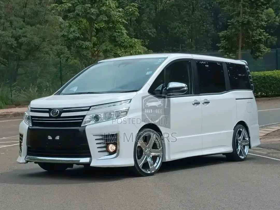 Toyota Voxy 2016 White