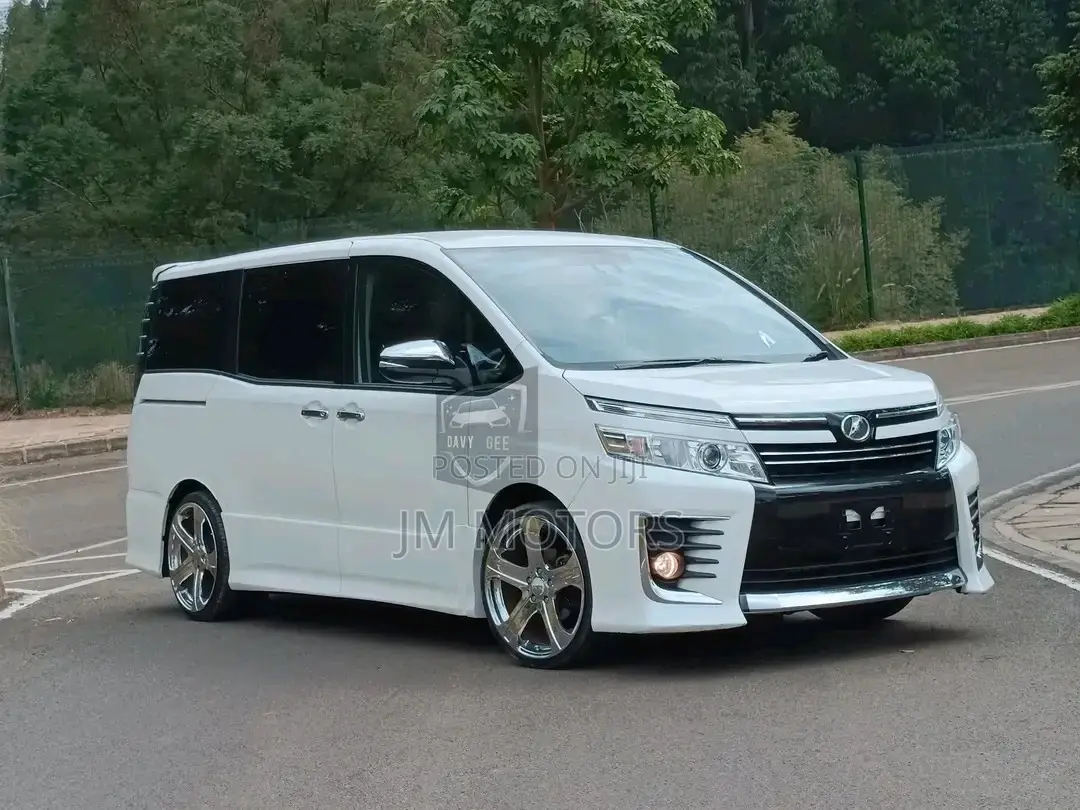 Toyota Voxy 2016 White
