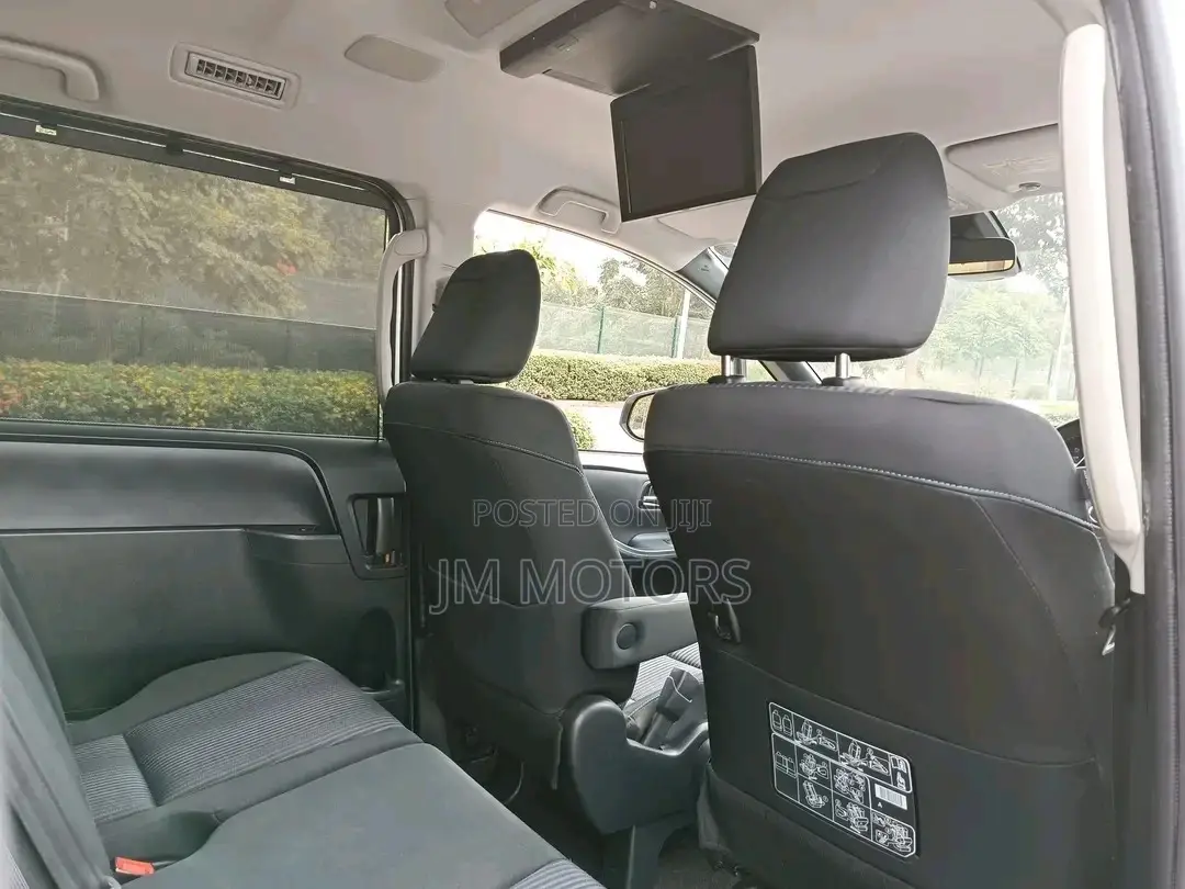 Toyota Voxy 2016 White