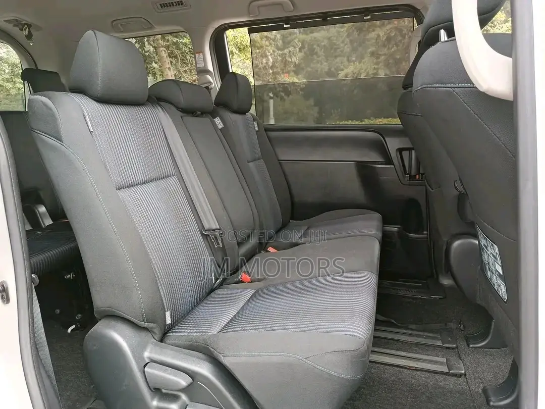 Toyota Voxy 2016 White