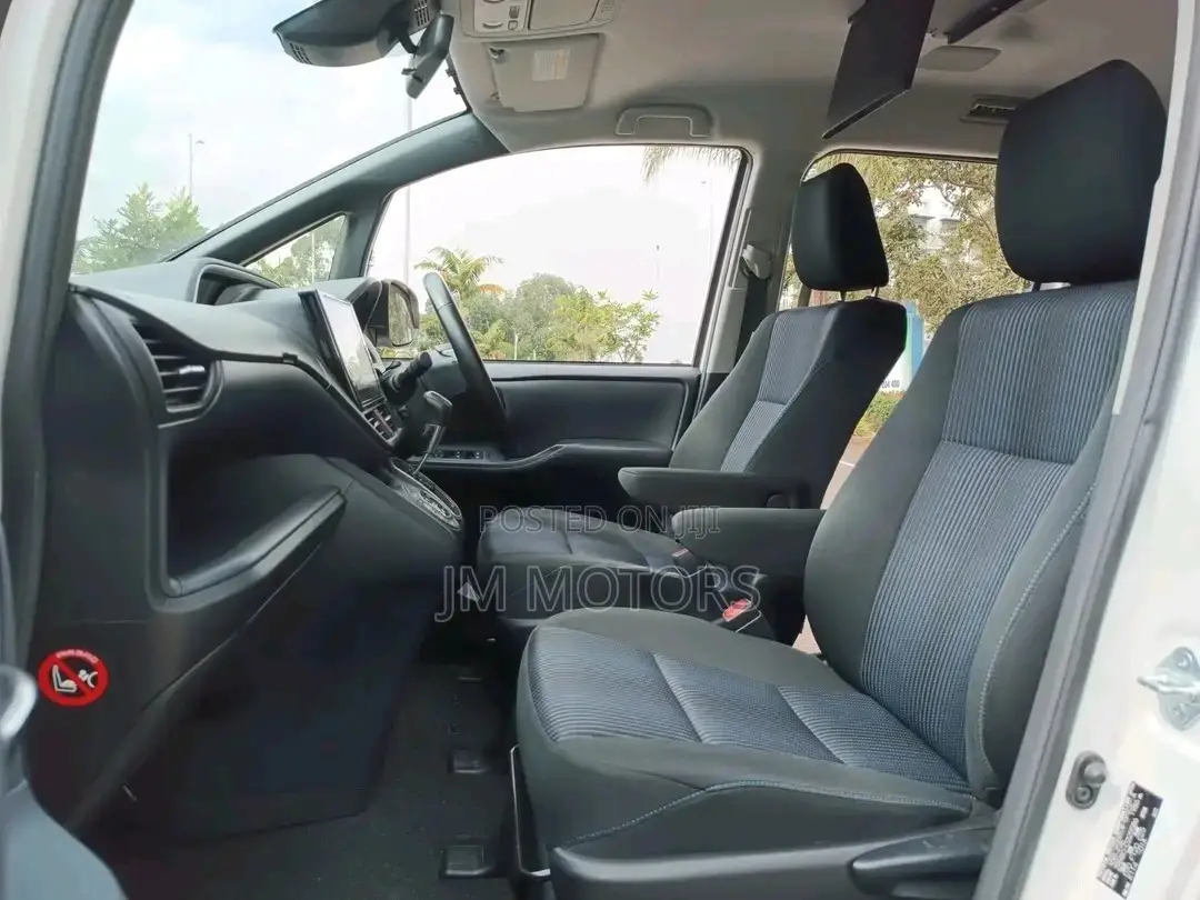 Toyota Voxy 2016 White