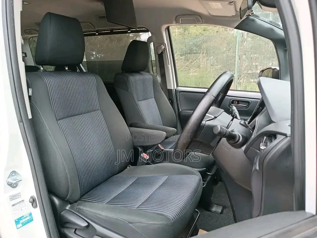 Toyota Voxy 2016 White