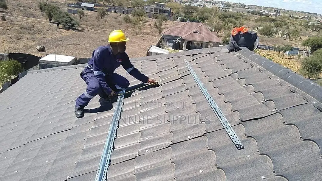 Metallic 2 Set Solar Mounting Rails Complete