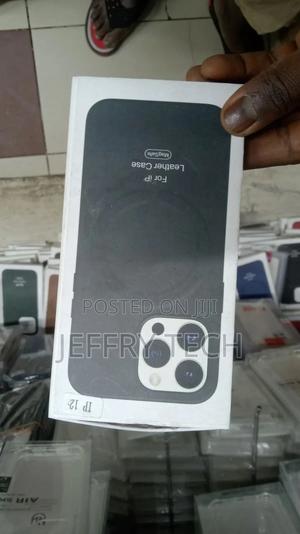 iPhone 12 | 12 Pro Leather Case With Magsafe - Black - thumbnail 2