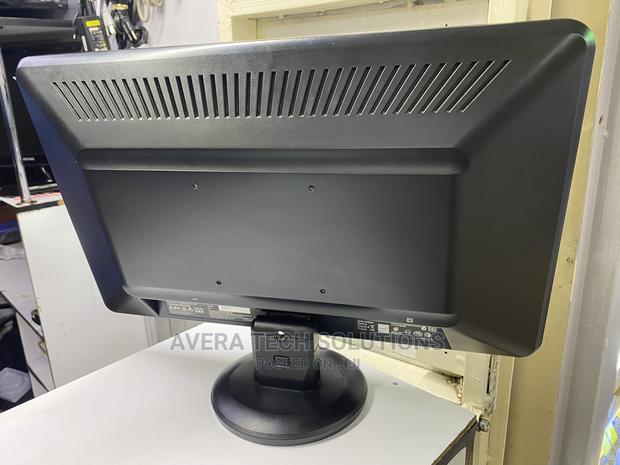 HP S2023 Monitor 20 Inch LCD Display - thumbnail 2