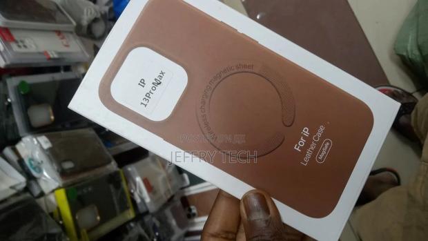 Apple Leather Case for Magsafe for Apple iPhone 13 Pro Max - - thumbnail 3