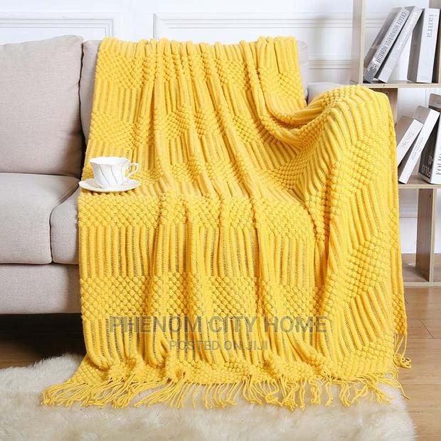High Quality Knitted Throw Blanket