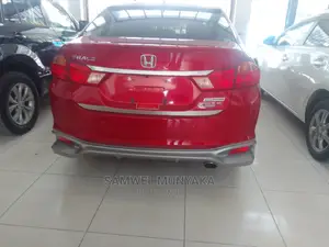 Honda Grace 1.5 Petrol AWD 2016 Red