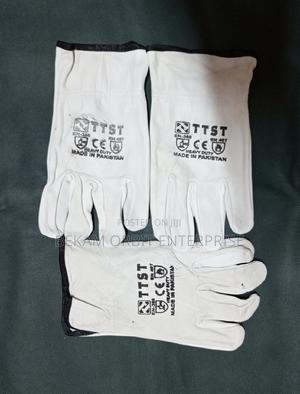 Yardwork Leather Gloves With Ergonomic Pattern Design - main view