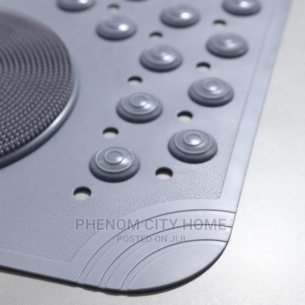 Bathroom Mats With Lazy Scrubber - thumbnail 2