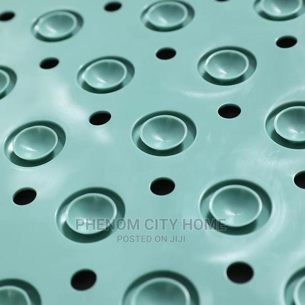 Anti Slip Bathroom Mat With Lazy Scrubber - thumbnail 2