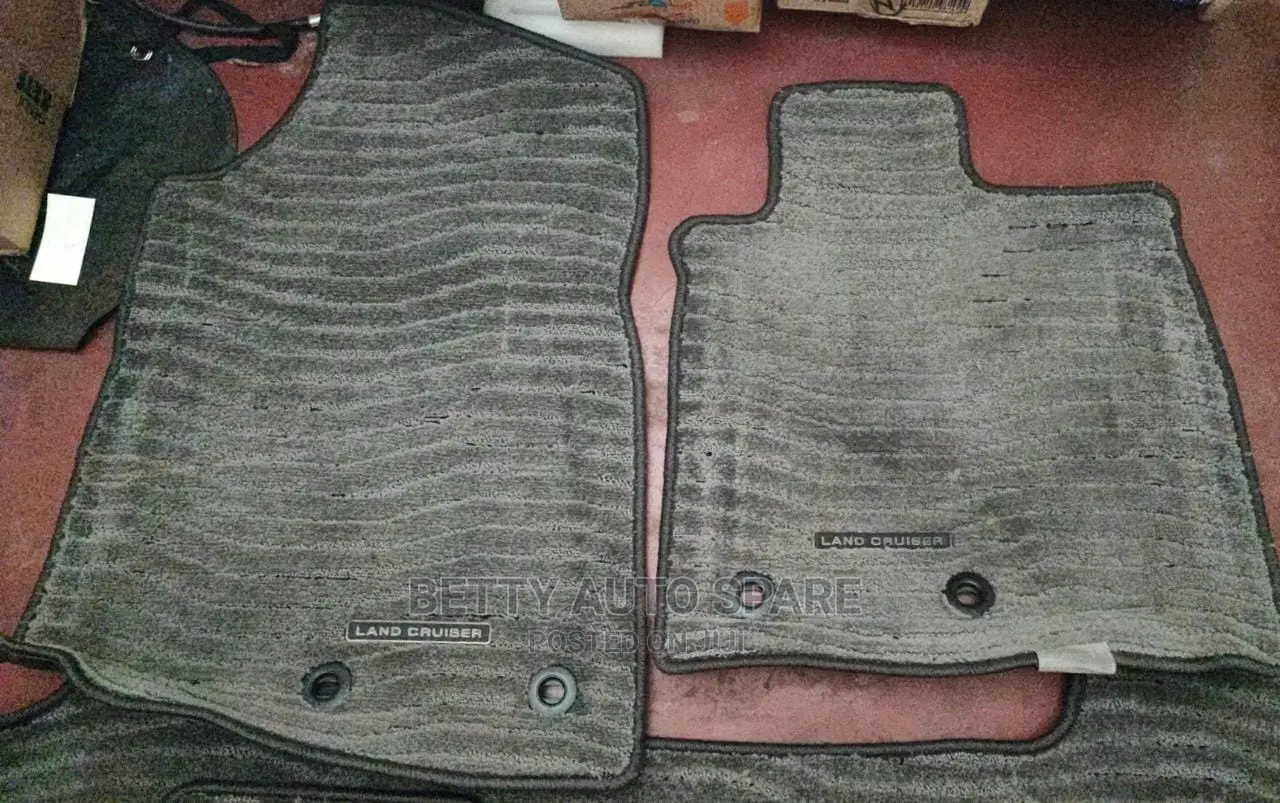 V8 Ex Japan/Original Floor Mats