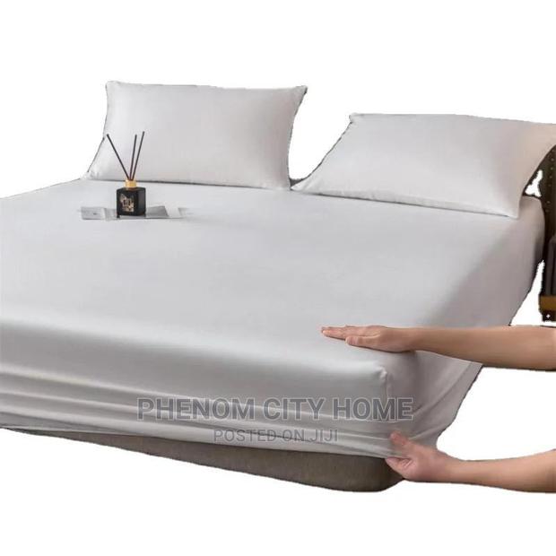 3pc Waterproof Fitted Sheet - thumbnail 2