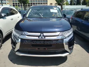 Mitsubishi Outlander 2016 Blue