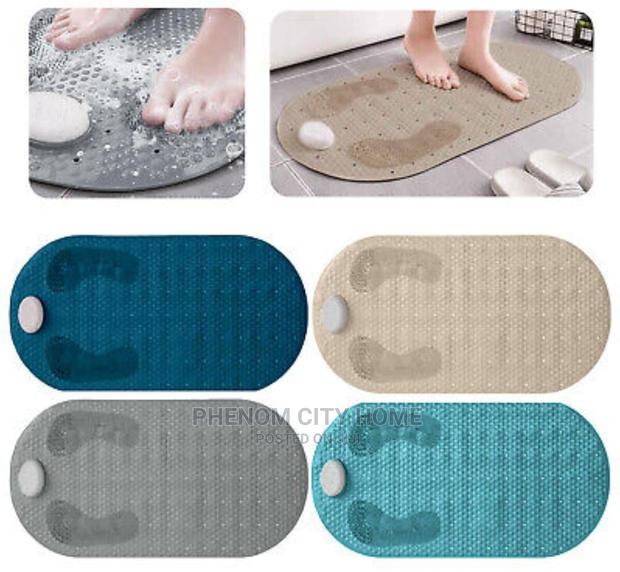 Bathroom Antislip Mats With Scrubber and Feet Scrub Stone