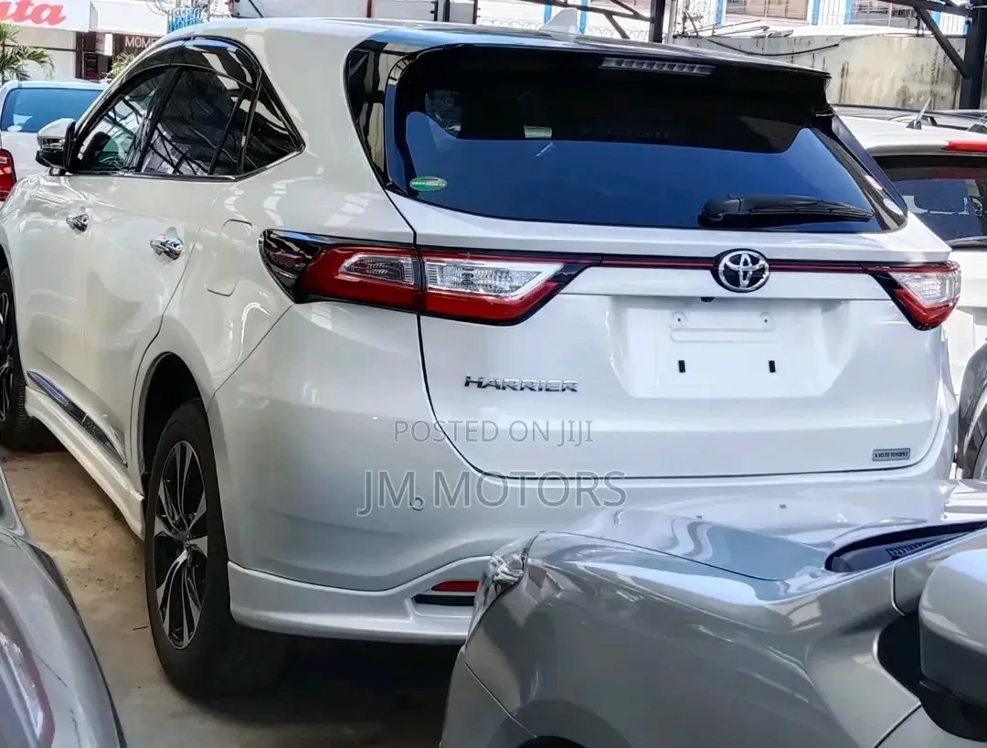 Toyota Harrier 2018 White